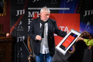 Стефан Димитров, композитор, със Специалната награда на екипа на Дарик
