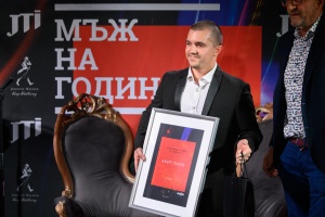 Алберт Попов, номиниран за Мъж на годината.